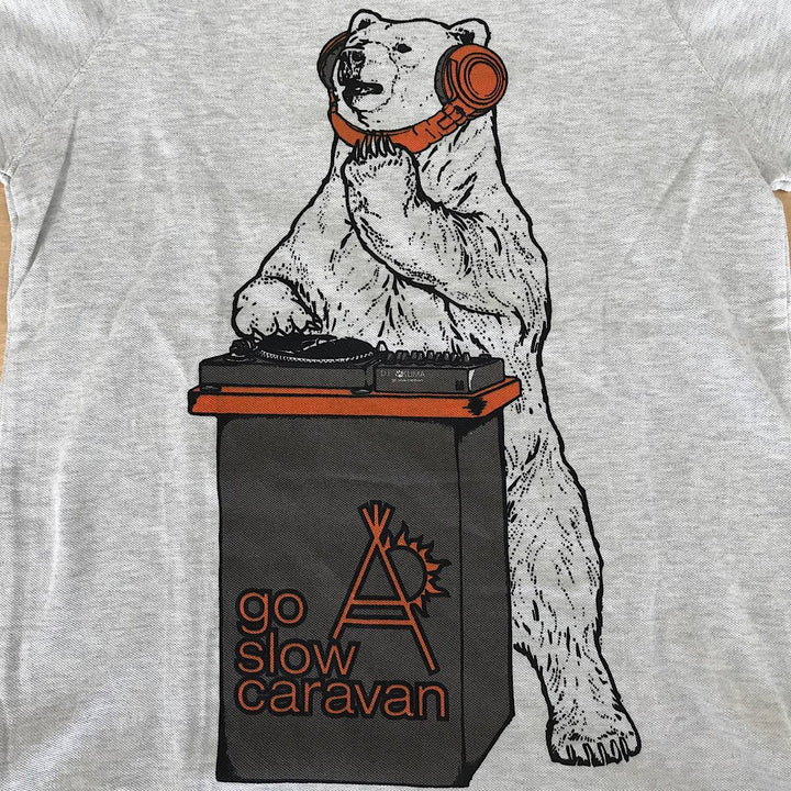 『USED』 
 
 go slow caravan ゴースローキャラバン DJクマ 鹿の子 サイズ1 半袖Ｔシャツ 
コットン グレー系