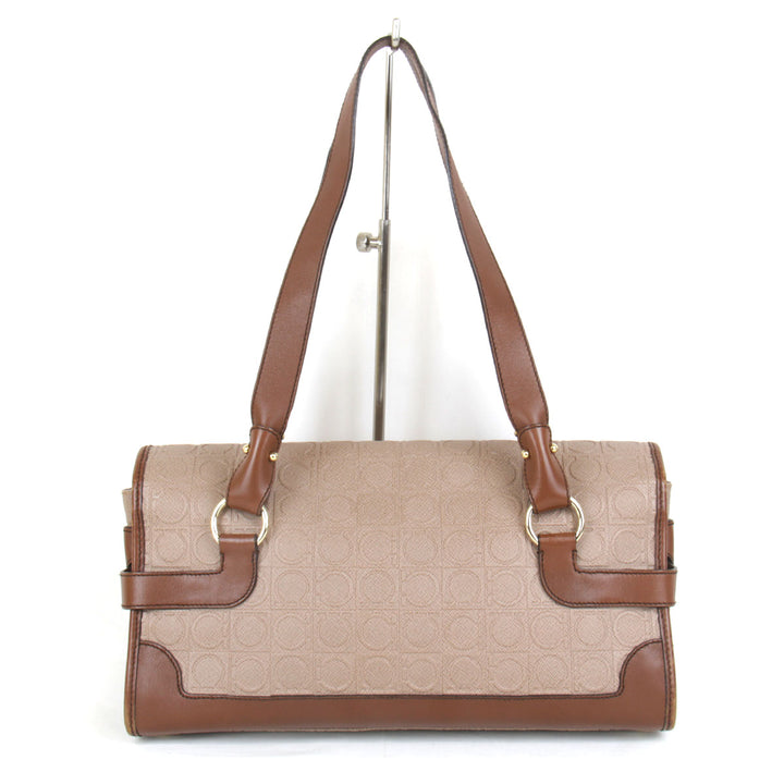 『USED』 
Salvatore Ferragamo フェラガモ 
 ガンチーニ  DH-21 ショルダーバッグ 
エンボスレザー モカベージュ×ブラウン