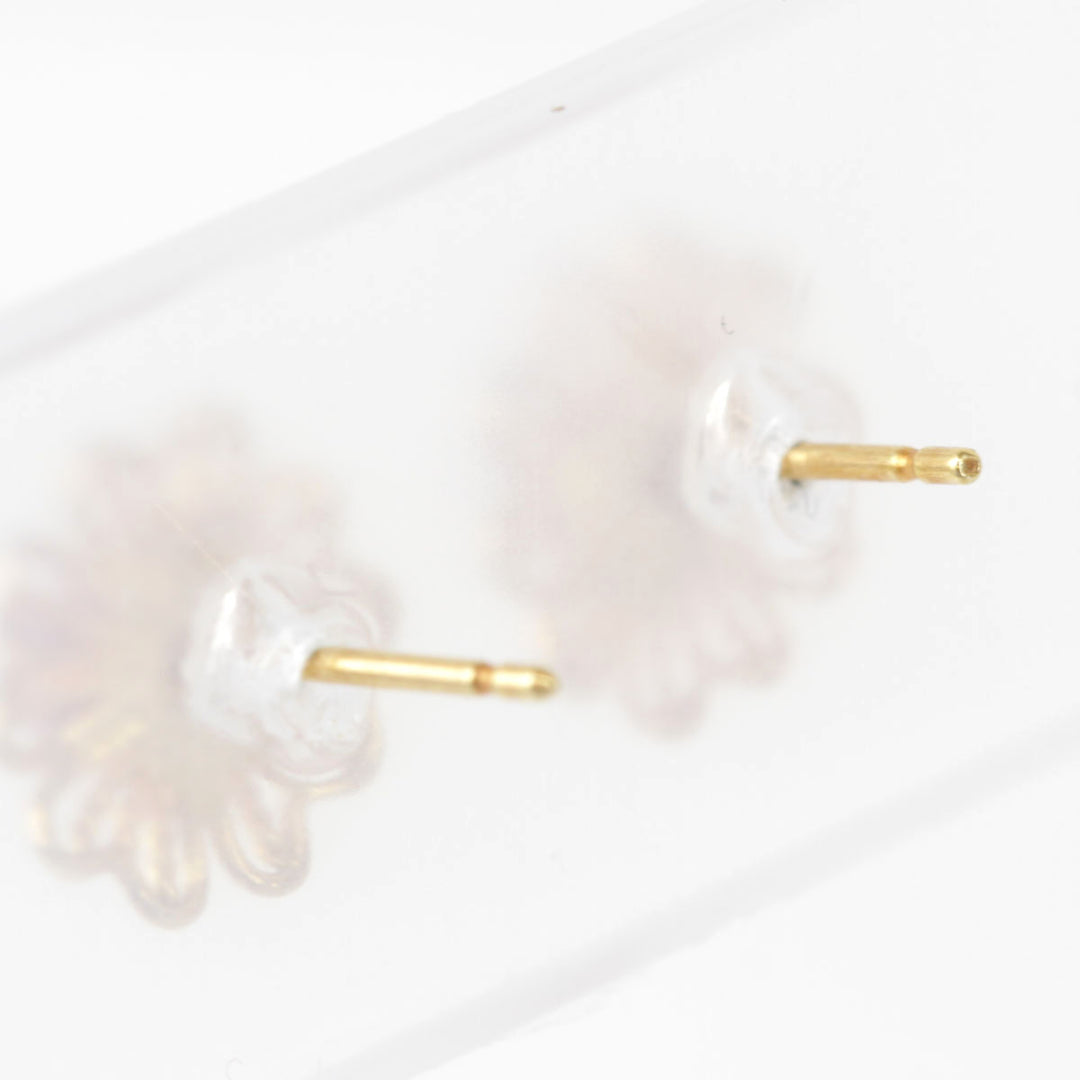 美品『USED』 K18 
 フラワー キャッチなし ピアス
 0.8g