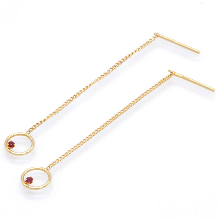 美品『USED』 K18 
ピアス
 0.6g ぶら下がりピアス