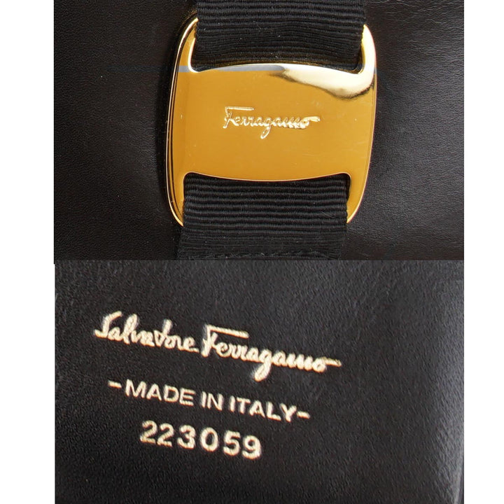 Salvatore Ferragamo フェラガモ 
 ヴァラ 長財布 
レザー ブラック