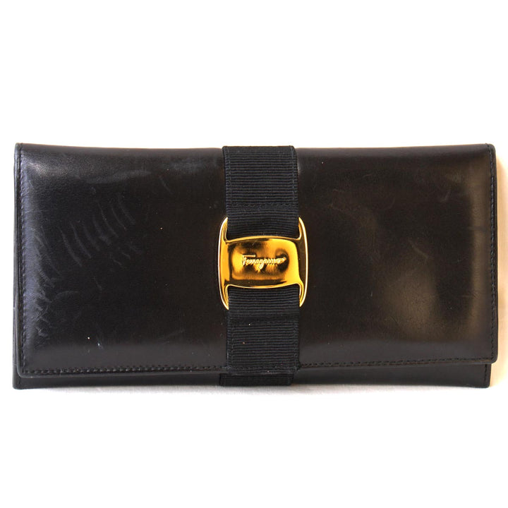 Salvatore Ferragamo フェラガモ 
 ヴァラ 長財布 
レザー ブラック