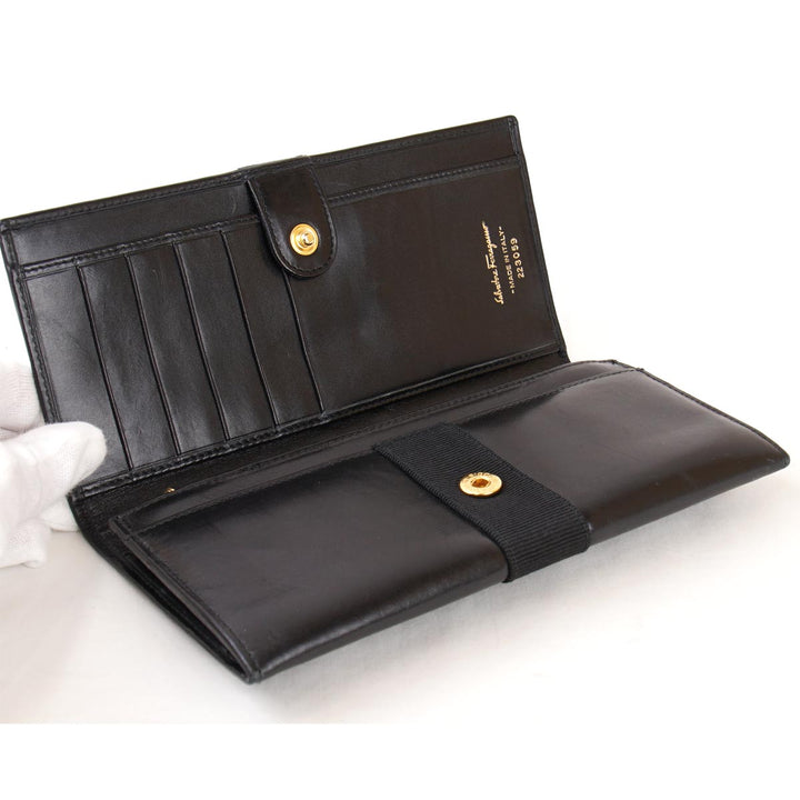 Salvatore Ferragamo フェラガモ 
 ヴァラ 長財布 
レザー ブラック