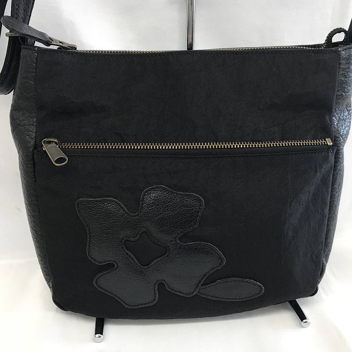 『USED』 
IBIZA イビサ 
 ショルダーバッグ 
ナイロン/レザー  ブラック系