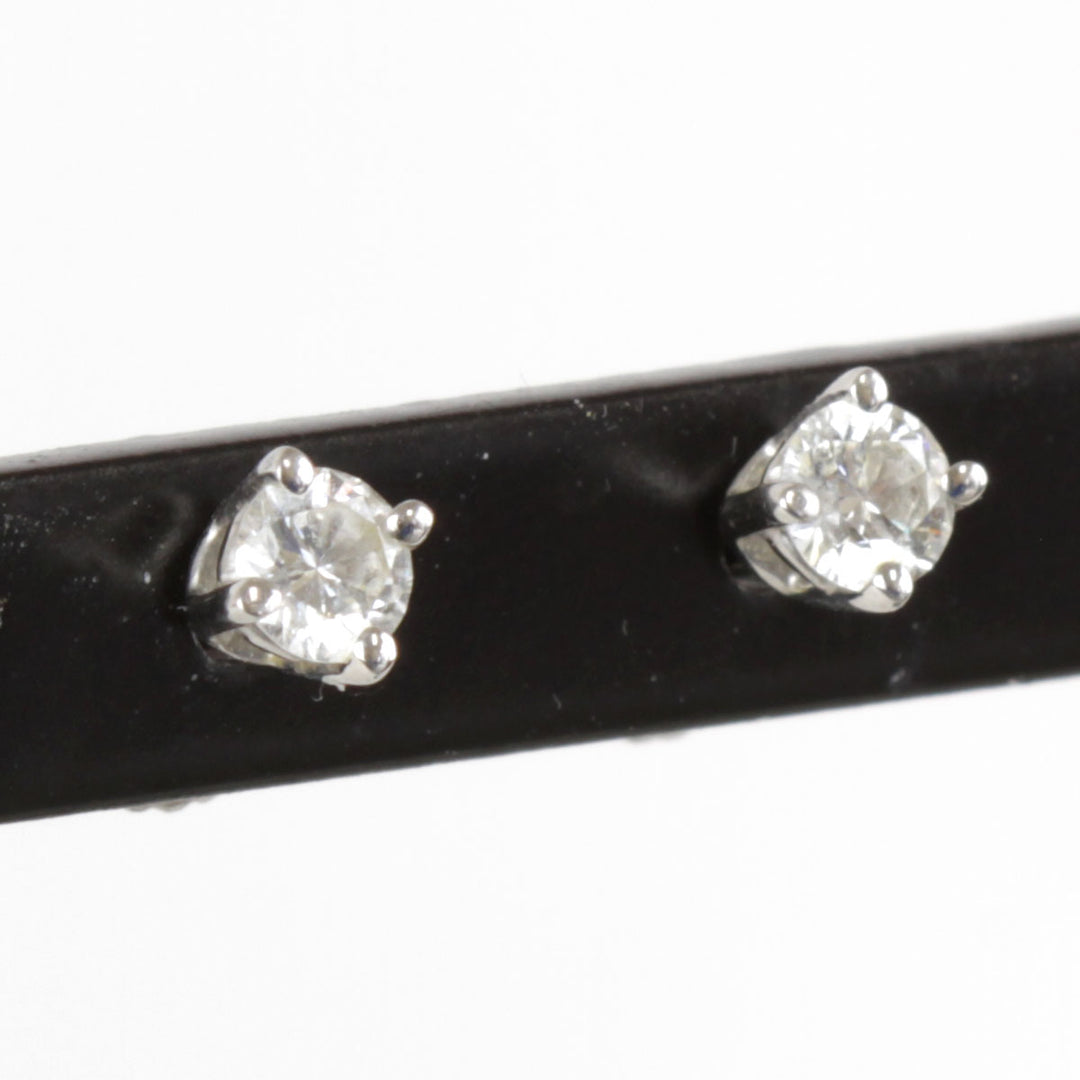 『USED』 Pt950 
TIFFANY&Co.  ソリティア ピアス
 ダイヤモンド