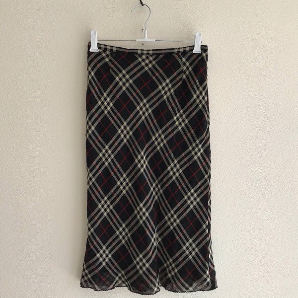 『USED』 
BURBERRY BLUE LABEL バーバリーブルーレーベル 
 チェック柄　スカート スカート 
ポリエステル ブラック系