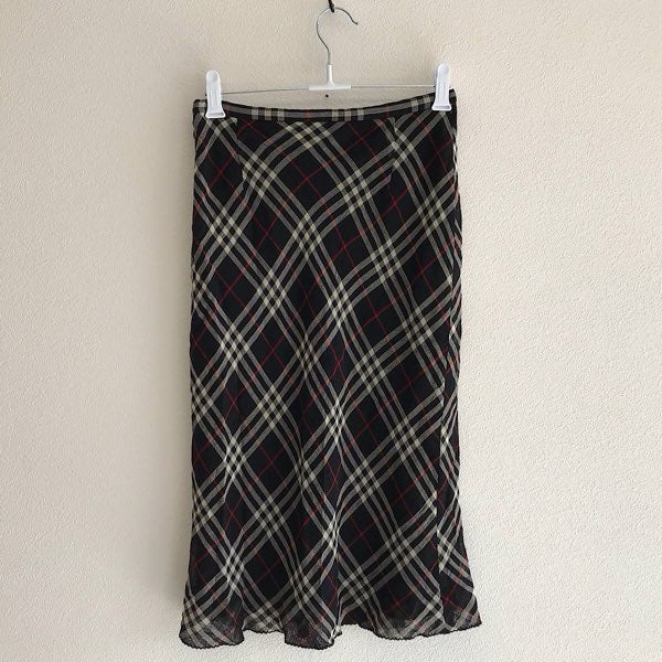 『USED』 
BURBERRY BLUE LABEL バーバリーブルーレーベル 
 チェック柄　スカート スカート 
ポリエステル ブラック系