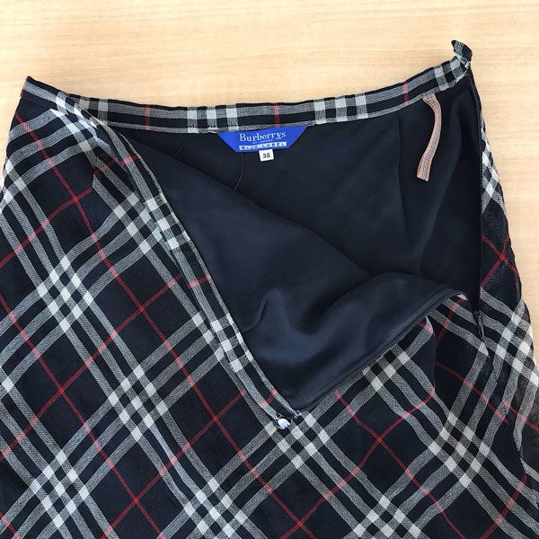 『USED』 
BURBERRY BLUE LABEL バーバリーブルーレーベル 
 チェック柄　スカート スカート 
ポリエステル ブラック系