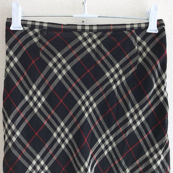 『USED』 
BURBERRY BLUE LABEL バーバリーブルーレーベル 
 チェック柄　スカート スカート 
ポリエステル ブラック系