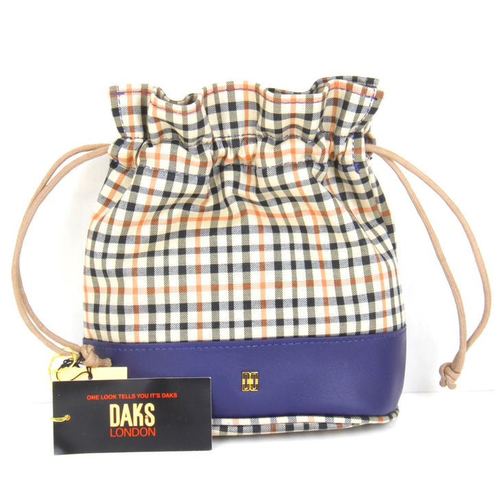 美品『USED』 
DAKS ダックス 
 巾着 ポーチ 
キャンバス ネイビー