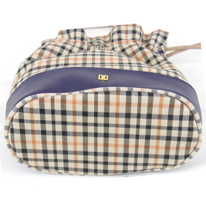 美品『USED』 
DAKS ダックス 
 巾着 ポーチ 
キャンバス ネイビー