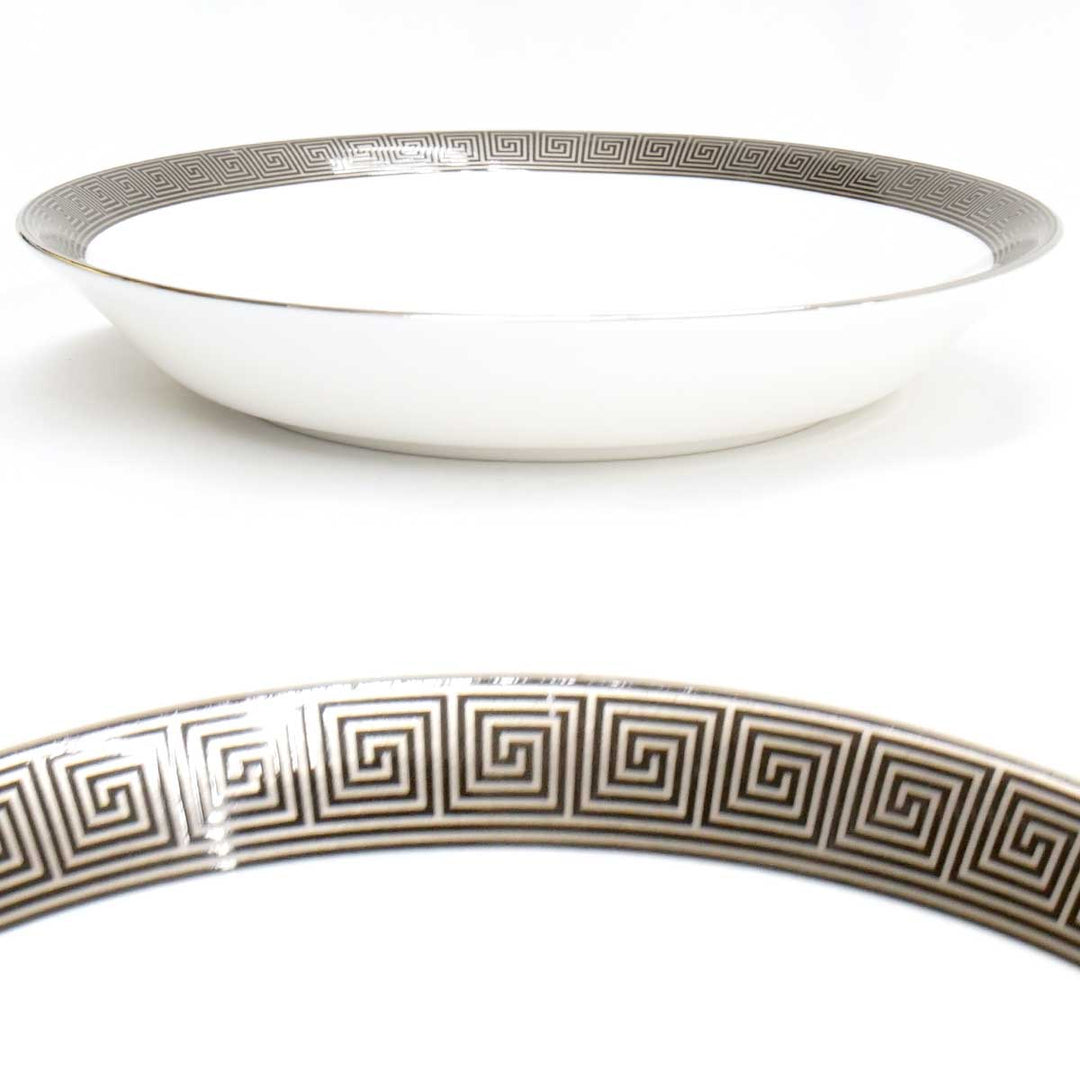 美品『USED』 
Wedgwood ウェッジウッド 
 メトロポリス カップ&ソーサー 食器 
陶器 ホワイト