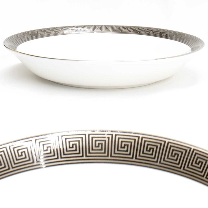 美品『USED』 
Wedgwood ウェッジウッド 
 メトロポリス カップ&ソーサー 食器 
陶器 ホワイト