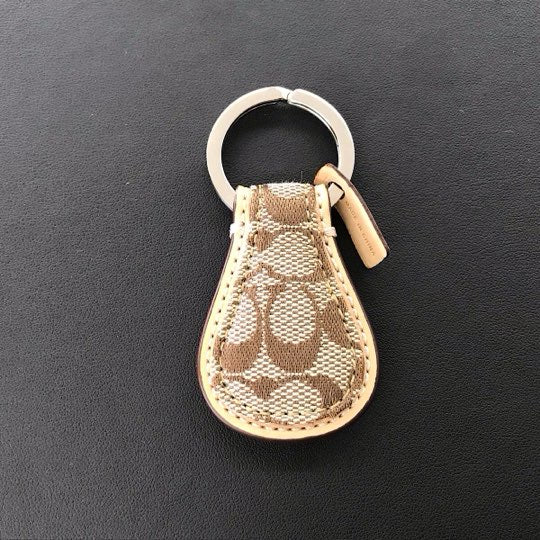 『USED』 
COACH コーチ 
 シグネチャーキャンバス　キーリング B43724 キーホルダー 
レザー ベージュ系
