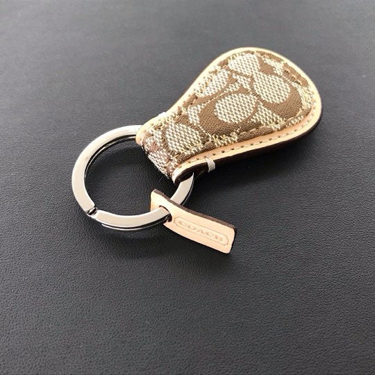 『USED』 
COACH コーチ 
 シグネチャーキャンバス　キーリング B43724 キーホルダー 
レザー ベージュ系