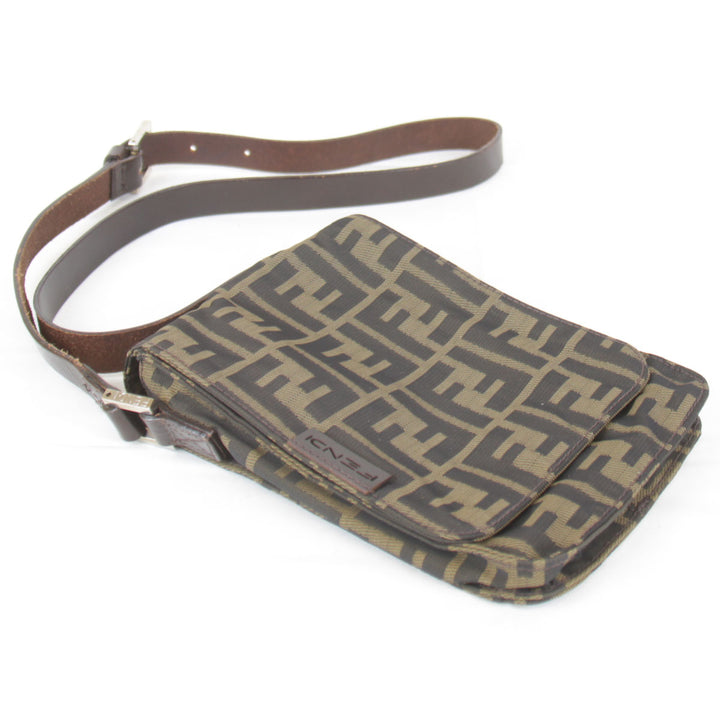 『USED』 
FENDI フェンディ 
 ズッカ ショルダーポシェット 06-17 16071 ポシェット 
キャンバス ズッカ柄