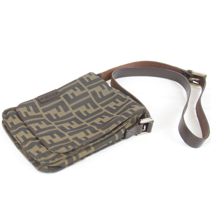 『USED』 
FENDI フェンディ 
 ズッカ ショルダーポシェット 06-17 16071 ポシェット 
キャンバス ズッカ柄