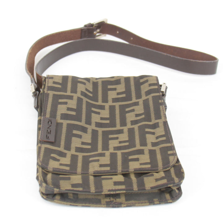 『USED』 
FENDI フェンディ 
 ズッカ ショルダーポシェット 06-17 16071 ポシェット 
キャンバス ズッカ柄