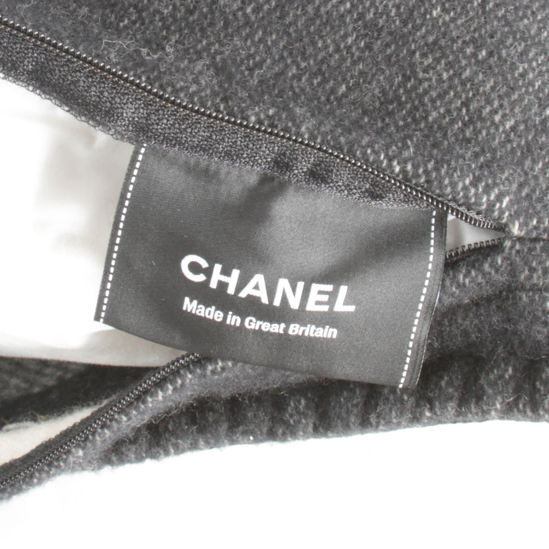 良品『USED』 
CHANEL シャネル 
 クッションカバー インテリアその他 
ウール90%/カシミア10% ブラック×ホワイト