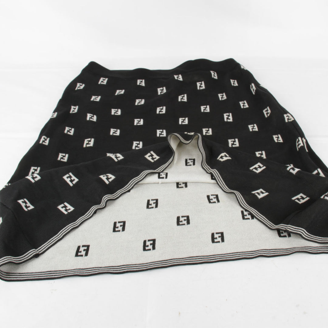 良品『USED』 
FENDI フェンディ 
 カットソー/スカート セット セットアップ 
レーヨン/コットン  ブラック×ホワイト