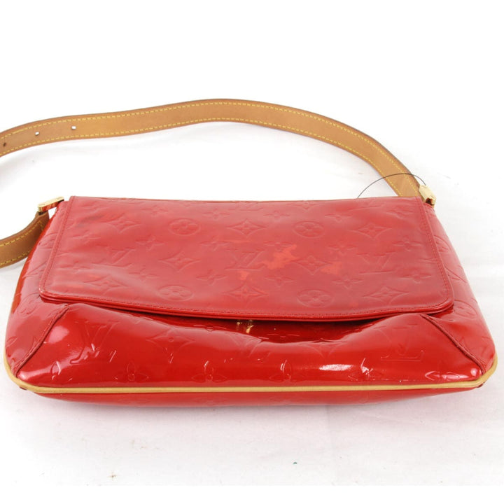 『USED』 
LOUIS VUITTON ルイ・ヴィトン 
 トンプソン M91094 ショルダーバッグ 
ヴェルニ レッド