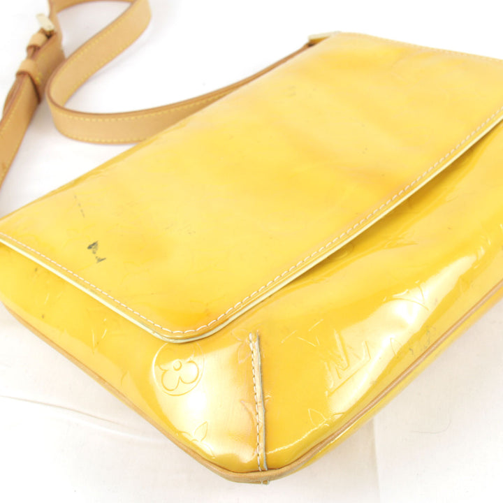『USED』 
LOUIS VUITTON ルイ・ヴィトン 
 ヴェルニトンプソン M91069 ショルダーバッグ 
モノグラムヴェルニ イエロー