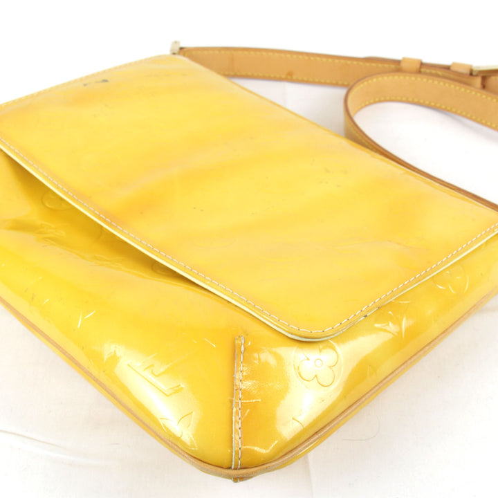 『USED』 
LOUIS VUITTON ルイ・ヴィトン 
 ヴェルニトンプソン M91069 ショルダーバッグ 
モノグラムヴェルニ イエロー