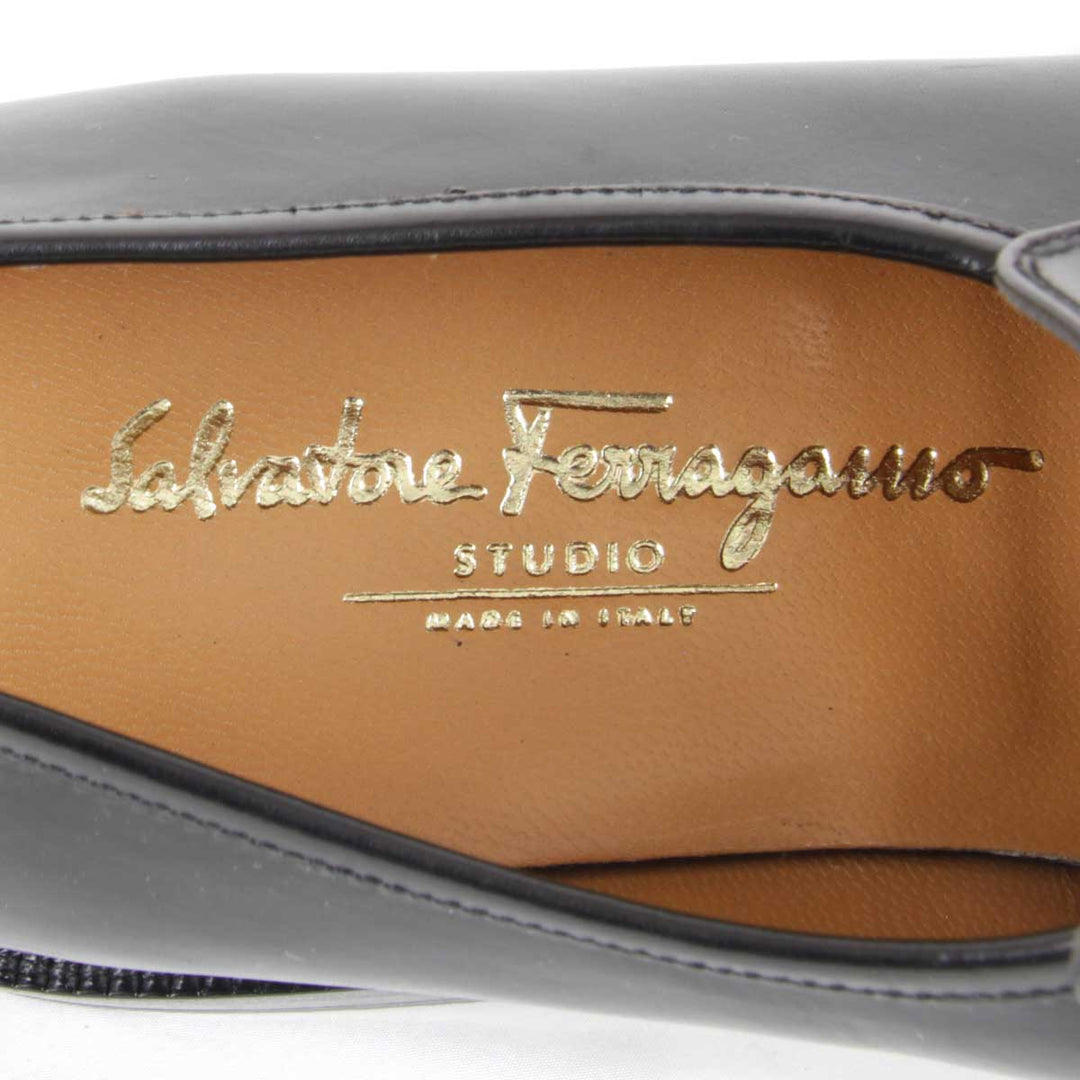 『USED』 
Salvatore Ferragamo フェラガモ 
 0186137 ローファー 
カーフ ブラック