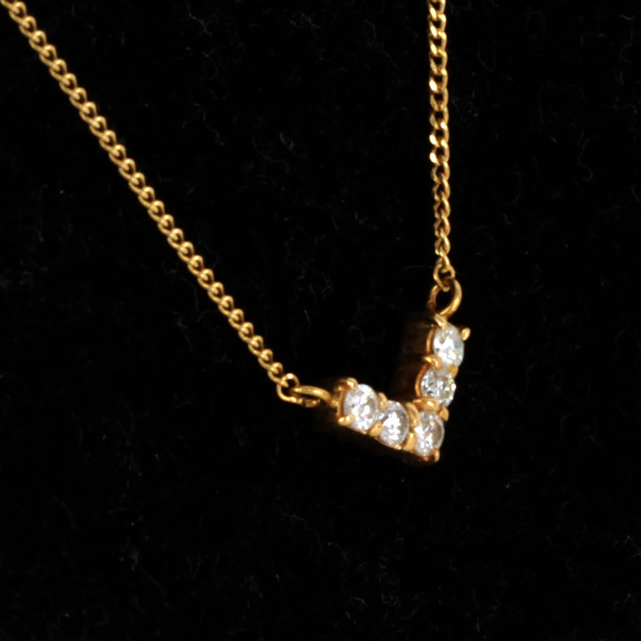 美品『USED』 K18 
 Vネックレス ネックレス
 ダイヤモンド 0.15 1.6g