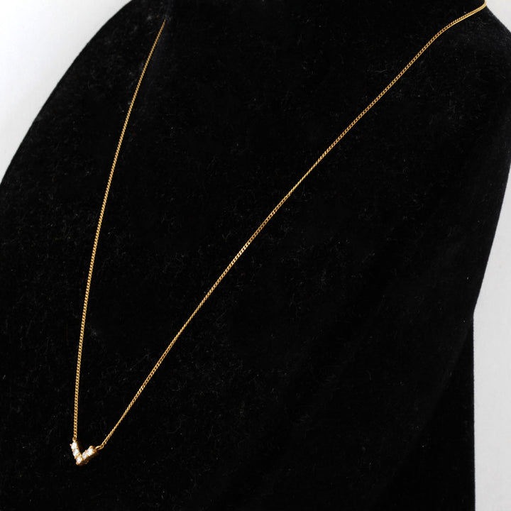 美品『USED』 K18 
 Vネックレス ネックレス
 ダイヤモンド 0.15 1.6g