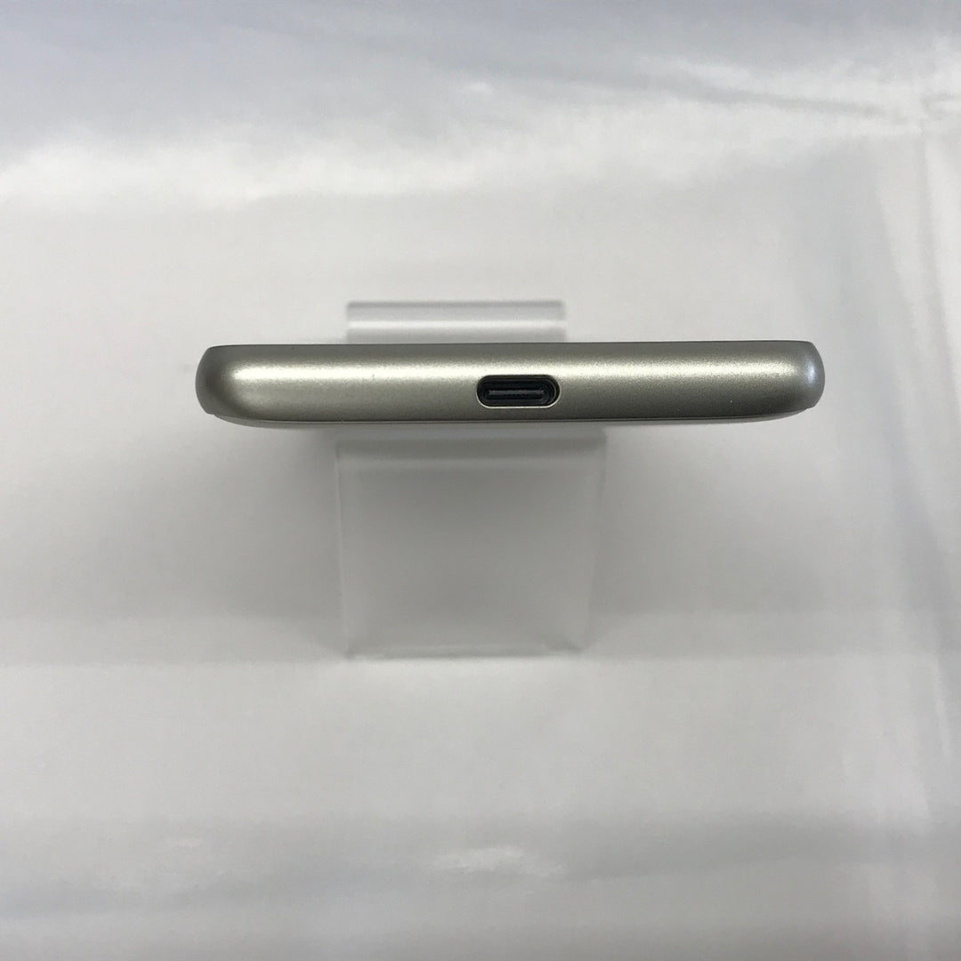 『USED』 
 
 au 京セラ BASIO4 KYV47 SIMロック未解除 本体&ケースセット その他スマホ