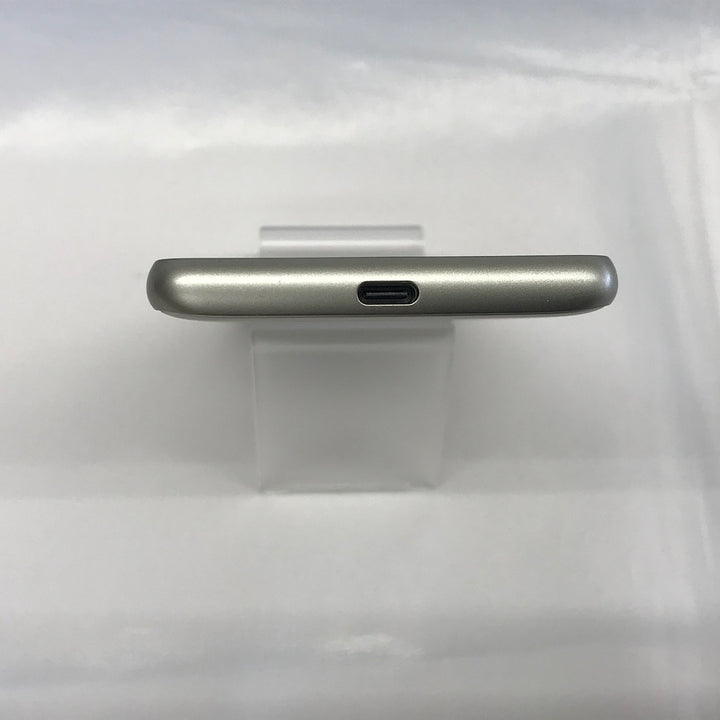 『USED』 
 
 au 京セラ BASIO4 KYV47 SIMロック未解除 本体&ケースセット その他スマホ