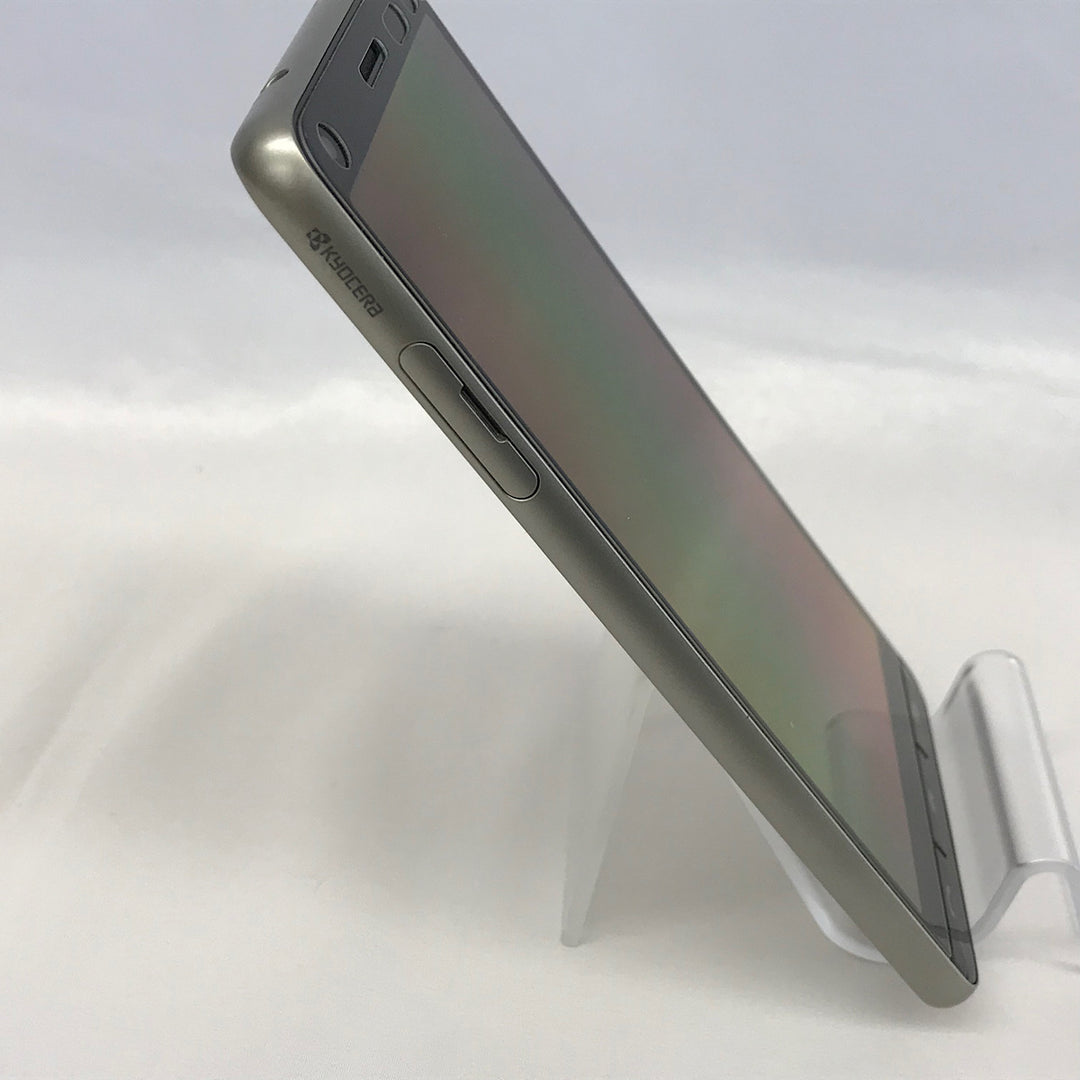 『USED』 
 
 au 京セラ BASIO4 KYV47 SIMロック未解除 本体&ケースセット その他スマホ