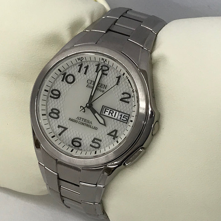 『USED』 
 CITIZEN Eco-Drive アテッサ　電波ソーラー H100 
腕時計
 ソーラー電波時計 メンズ