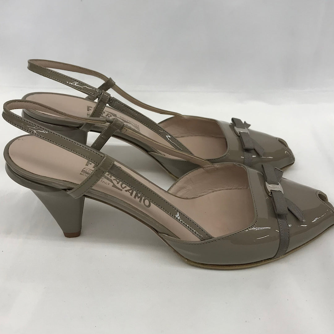 『USED』 
Salvatore Ferragamo フェラガモ 
 25.0cm DBH84531 パンプス 
エナメル ベージュ系