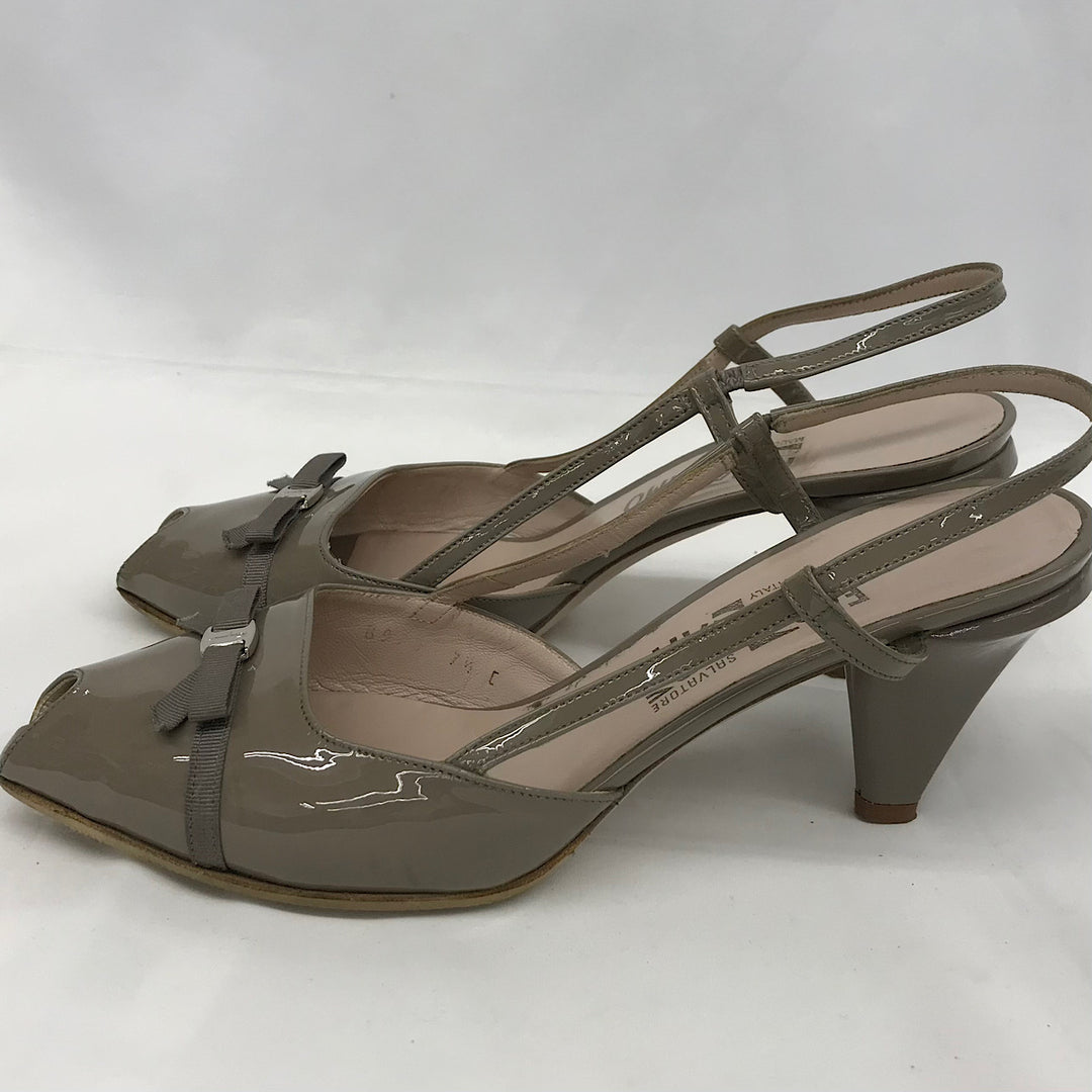 『USED』 
Salvatore Ferragamo フェラガモ 
 25.0cm DBH84531 パンプス 
エナメル ベージュ系