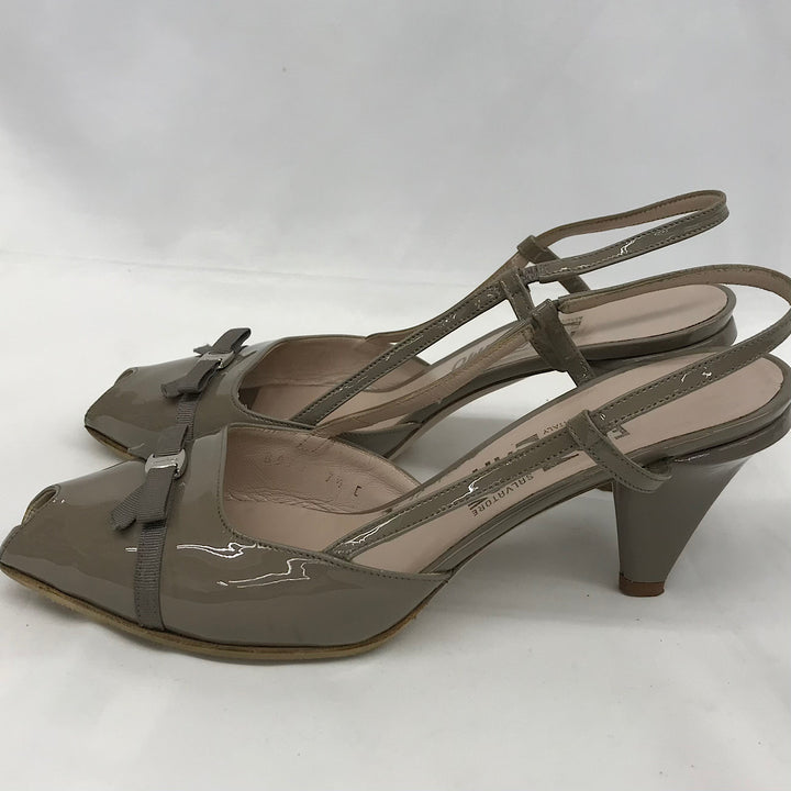 『USED』 
Salvatore Ferragamo フェラガモ 
 25.0cm DBH84531 パンプス 
エナメル ベージュ系