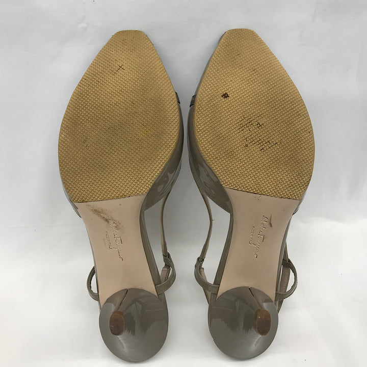 『USED』 
Salvatore Ferragamo フェラガモ 
 25.0cm DBH84531 パンプス 
エナメル ベージュ系