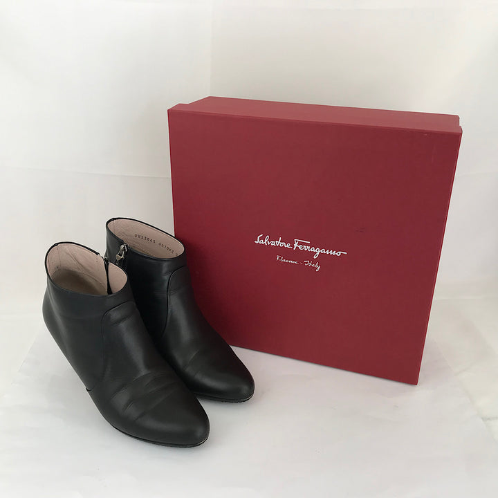 『USED』 
Salvatore Ferragamo フェラガモ 
 25.5cm 0070KZ ブーツ 
レザー ブラック系