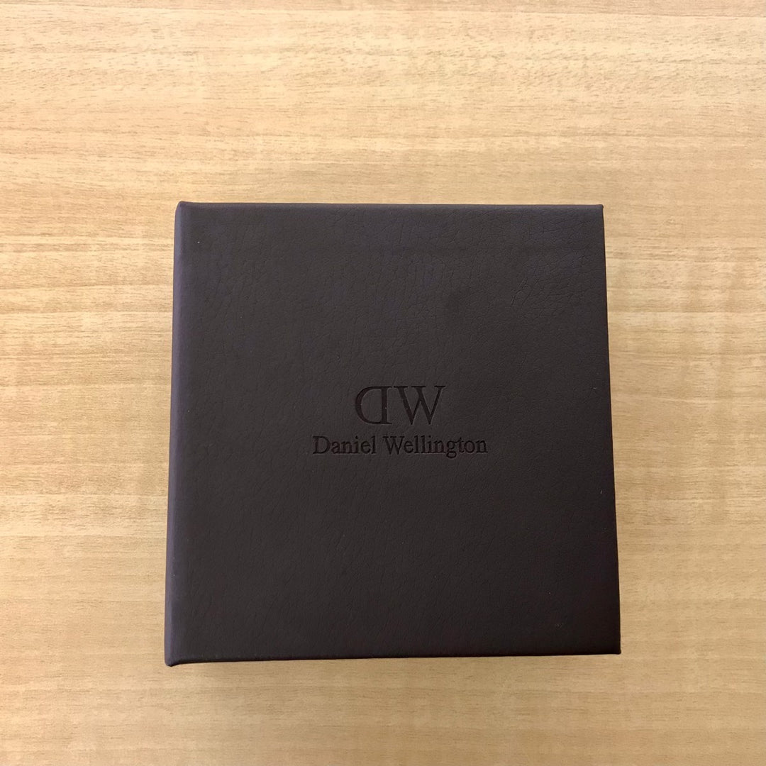 『USED』 
Daniel Wellington ダニエルウェリントン 
 バングル バングル 
ステンレススチール シルバー系