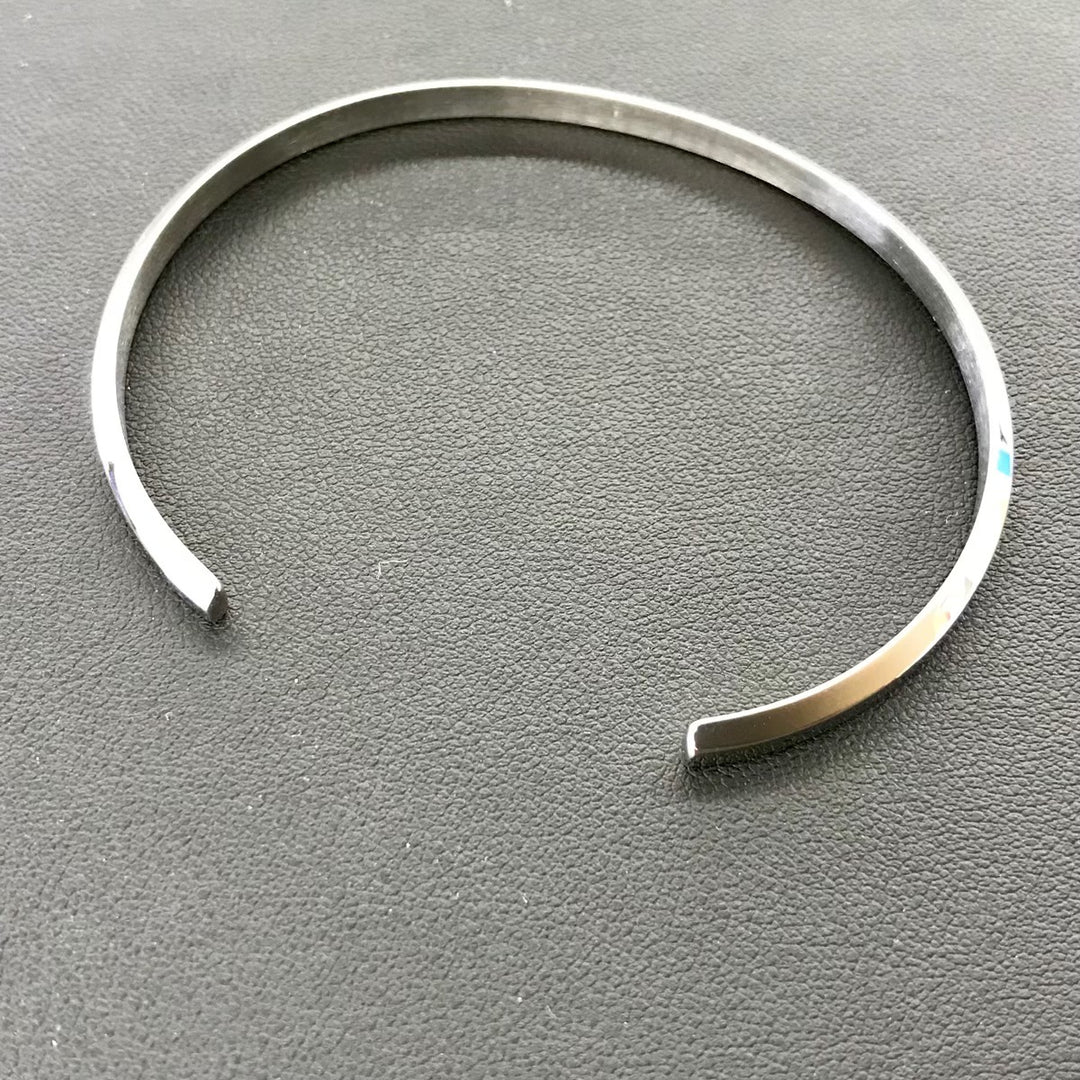 『USED』 
Daniel Wellington ダニエルウェリントン 
 バングル バングル 
ステンレススチール シルバー系