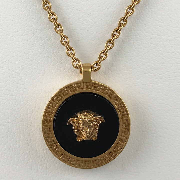 『USED』 メタル/樹脂系  
VERSACE  メデューサ メダル ネックレス