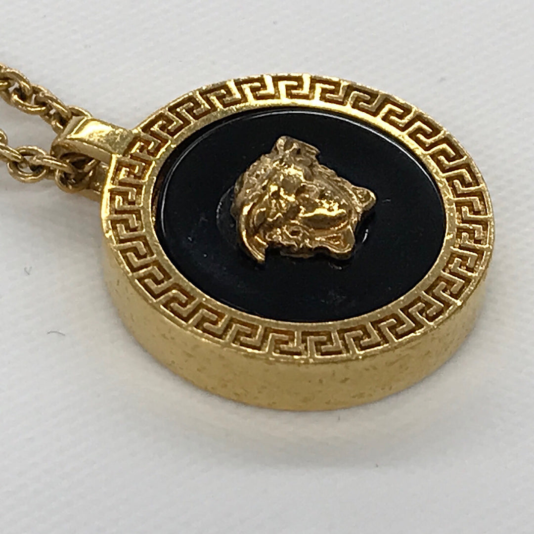『USED』 メタル/樹脂系  
VERSACE  メデューサ メダル ネックレス