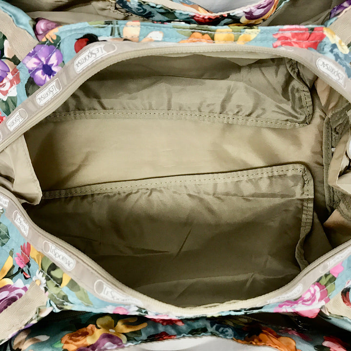 『美品』 
LeSportsac レスポートサック 
 花柄ボストンバッグ トートバッグ 
ナイロン 画像でご確認ください。
