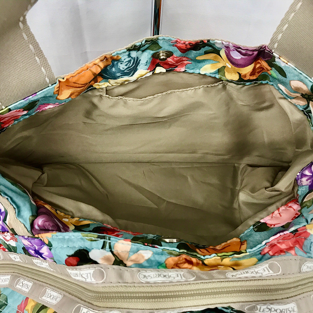 『美品』 
LeSportsac レスポートサック 
 花柄ボストンバッグ トートバッグ 
ナイロン 画像でご確認ください。