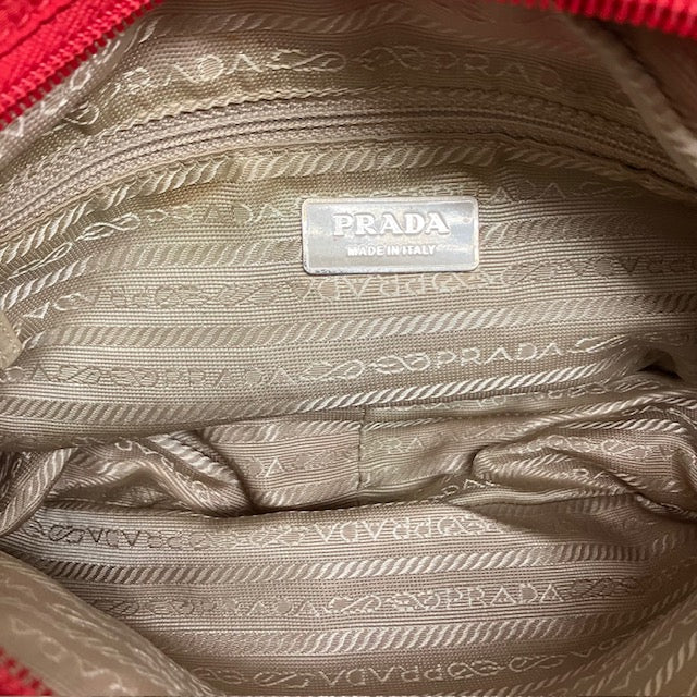 PRADA プラダ 
 ショルダーバッグ 
ナイロン レッド