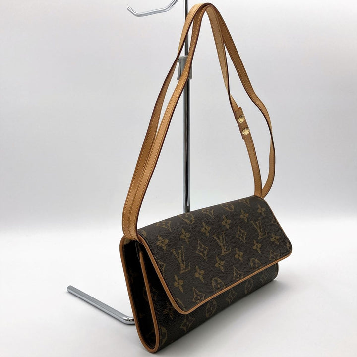 LOUIS VUITTON ルイ・ヴィトン 
 ポシェット・ツイン M51852 ショルダーバッグ 
PVC ブラウン