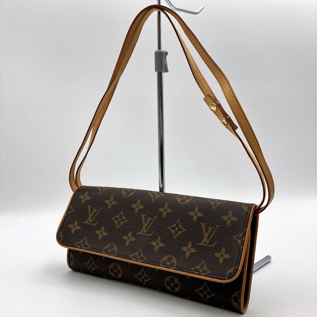 LOUIS VUITTON ルイ・ヴィトン 
 ポシェット・ツイン M51852 ショルダーバッグ 
PVC ブラウン