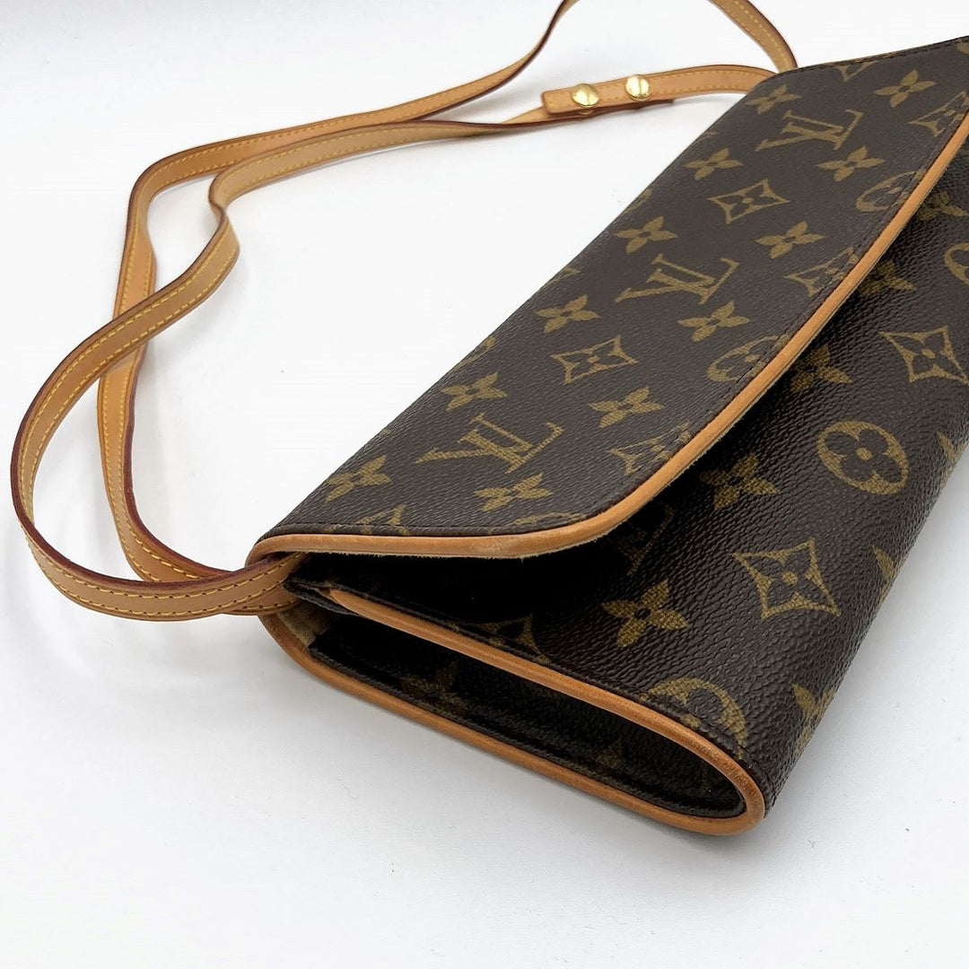 LOUIS VUITTON ルイ・ヴィトン 
 ポシェット・ツイン M51852 ショルダーバッグ 
PVC ブラウン