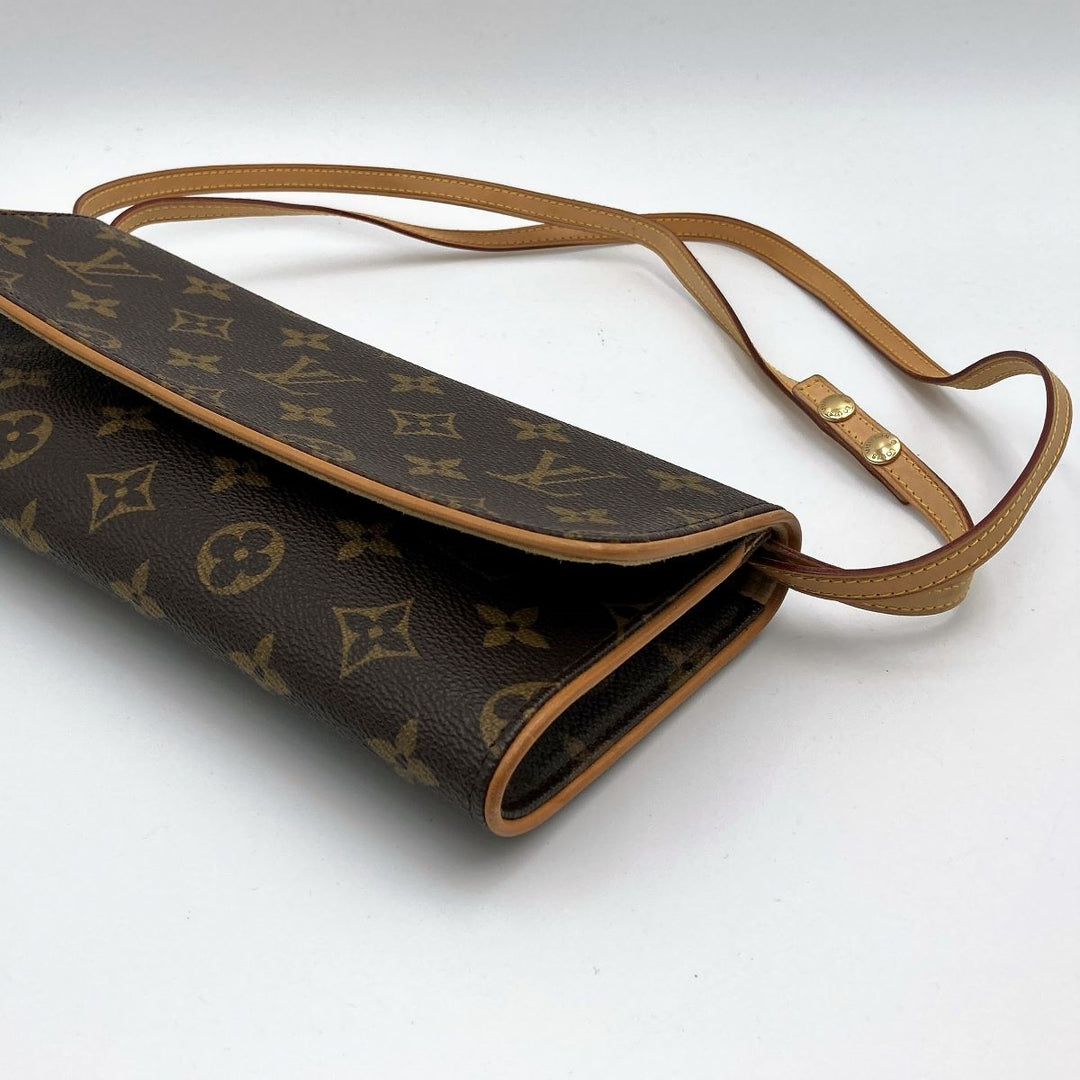 LOUIS VUITTON ルイ・ヴィトン 
 ポシェット・ツイン M51852 ショルダーバッグ 
PVC ブラウン
